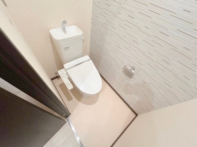 トイレ　清潔感のあるトイレは、誰もがリラックスできる空間です。
