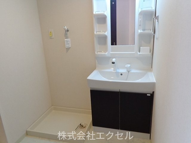 洗面設備　朝に便利なシャンプードレッサーです。