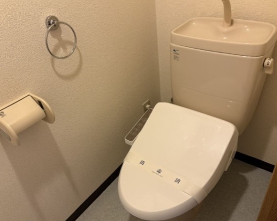 トイレ　同物件別号室参考写真です。