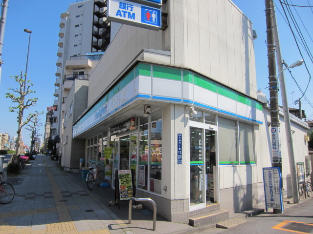 コンビニ　ファミリーマート大谷口上町店（コンビニ）まで174m