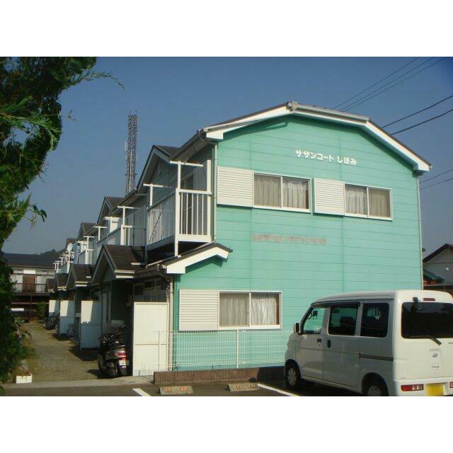 建物外観　中学校が近いです（＾＾）
