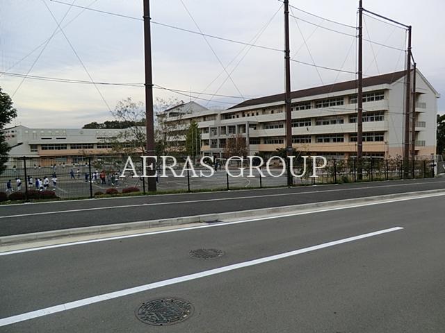 中学校　横浜市立十日市場中学校（中学校）まで917m