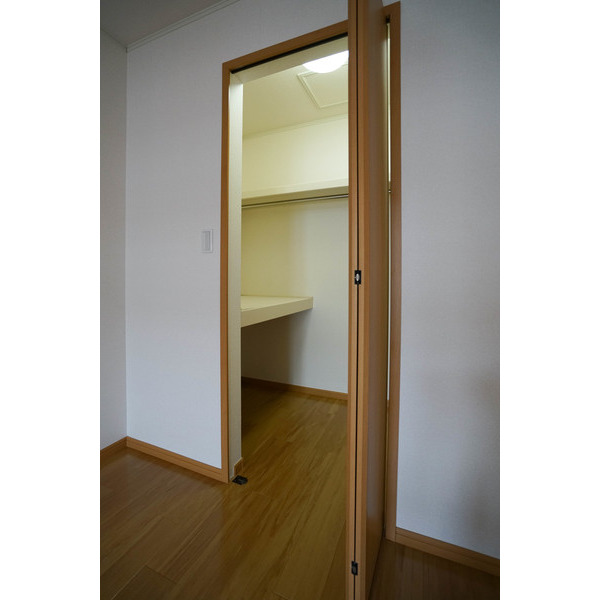 収納　同じ建物の別のお部屋