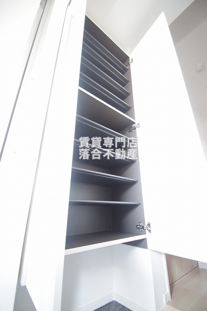 収納　シューズ収納