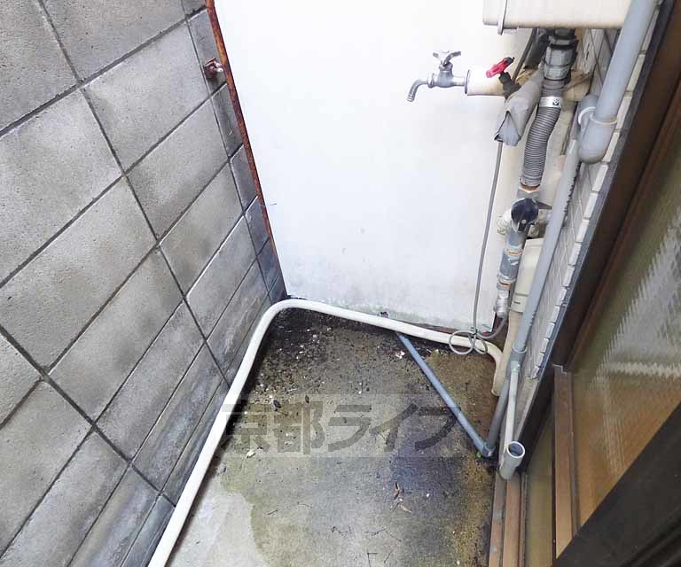 バルコニー　洗濯機置き場