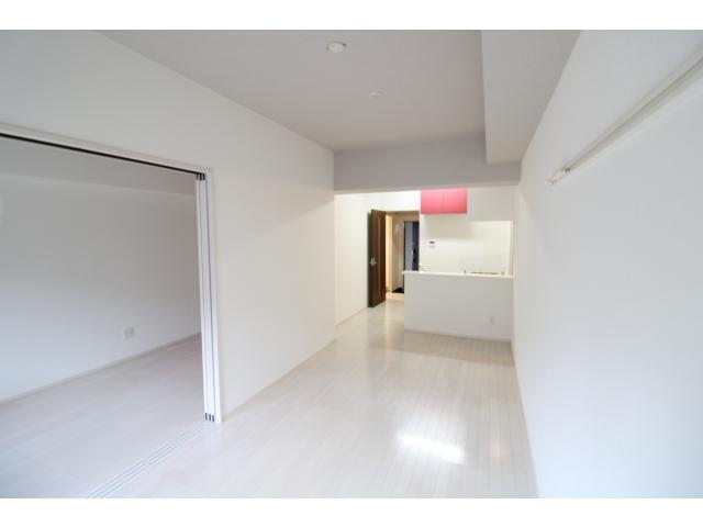 居室・リビング　同型タイプのお部屋の写真です。