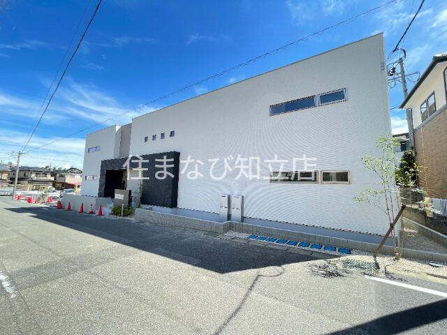 建物外観　建築中