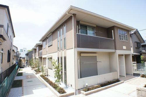 建物外観　築浅シャーメゾン
