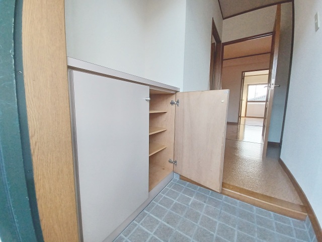 収納　シューズボックス