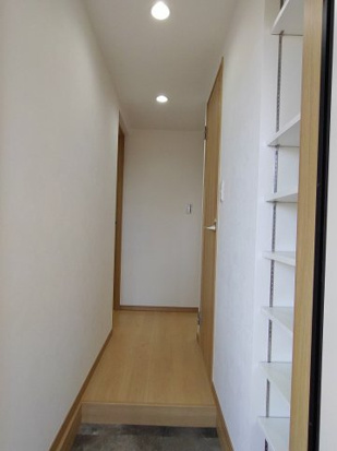 玄関　収納もある玄関です