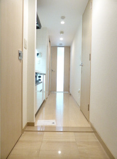 玄関　※別部屋の参考写真です。