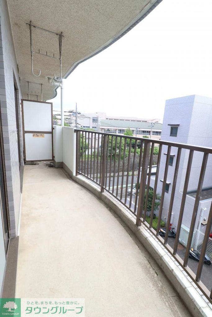 バルコニー　同物件別部屋写真