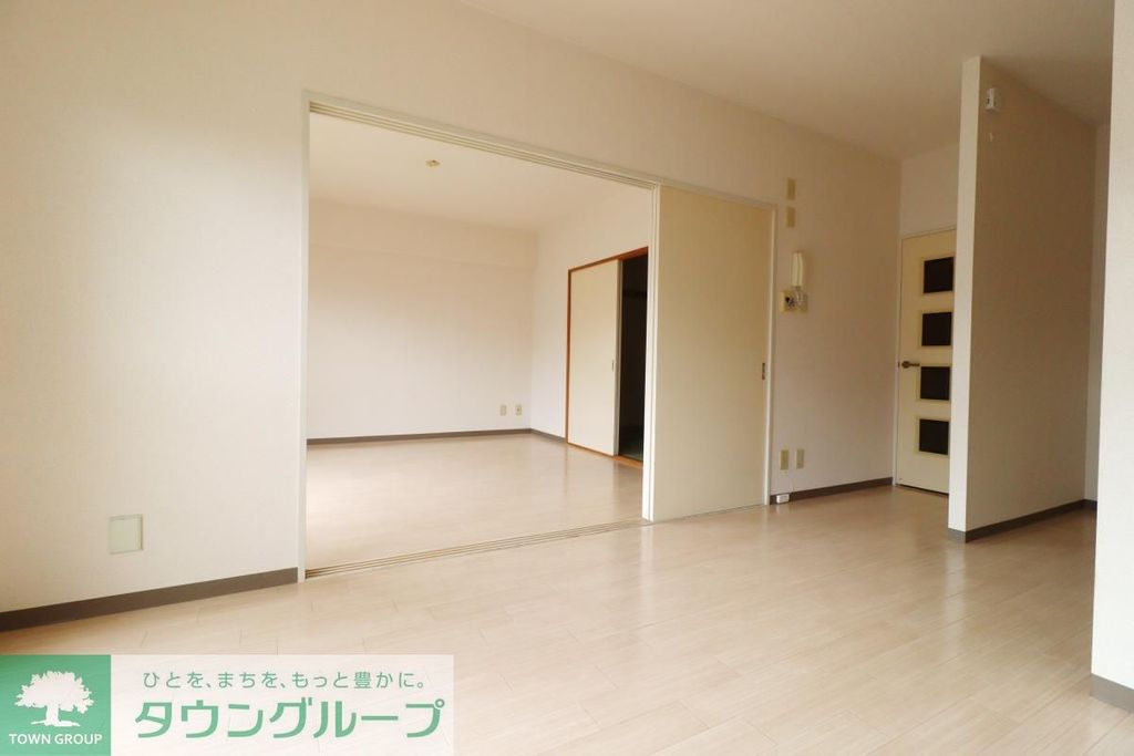 居室・リビング　同物件別部屋写真