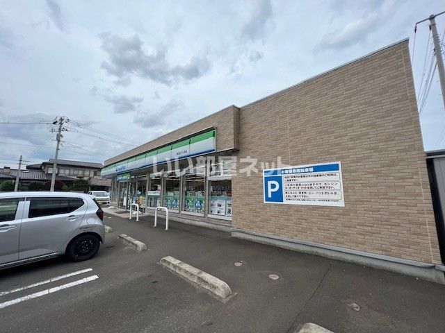 コンビニ　ファミリーマート岩沼武隈店（コンビニ）まで185m