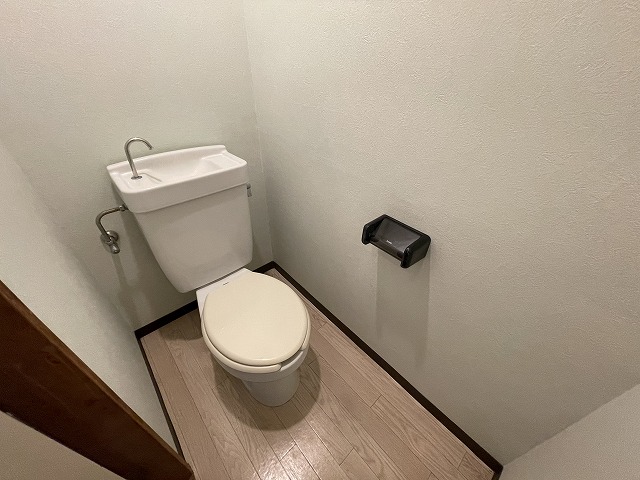 トイレ　※クリーニング前のお写真です。
