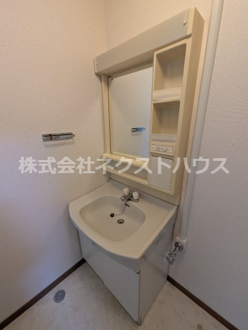 ＪＲ南武線 鹿島田駅 徒歩4分 3階建 築32年の内装写真