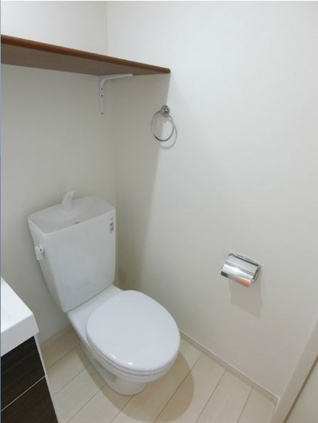 トイレ　落ち着いた色調のトイレです♪