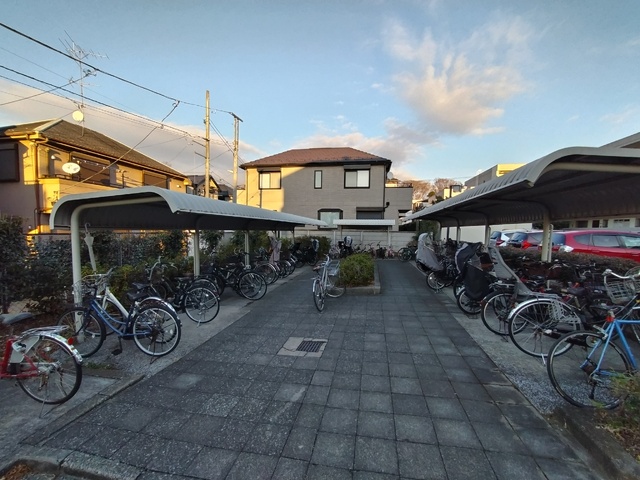 その他共有部分　★屋根付駐輪場★（空き状況・使用料等詳細はご確認下さい）
