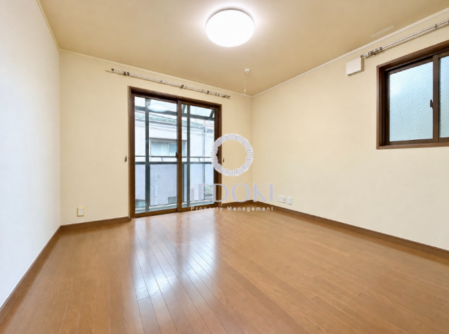墨田3丁目戸建ての居間写真