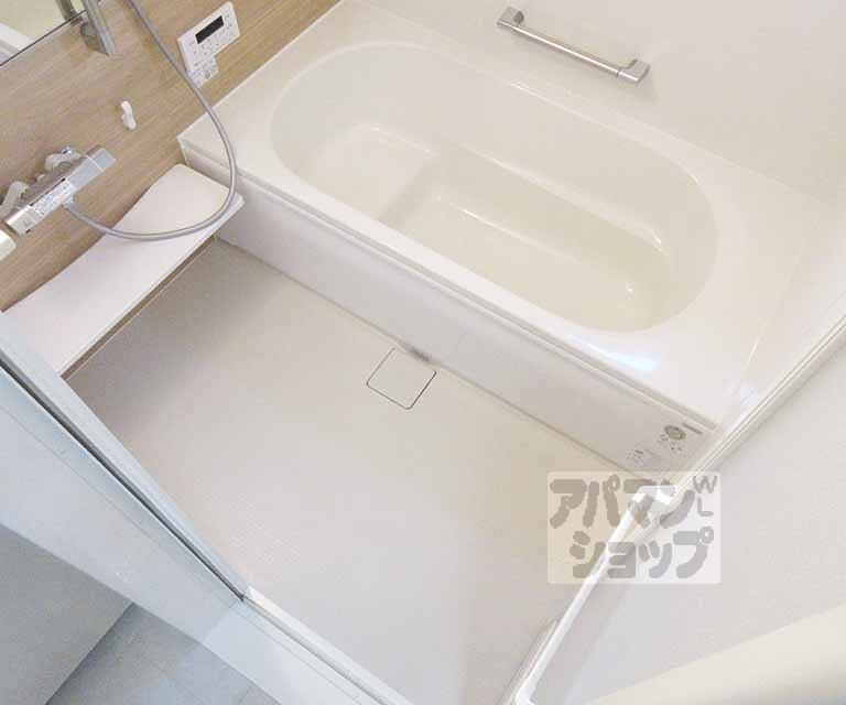 バス・シャワールーム　リラックスできるバスルーム・