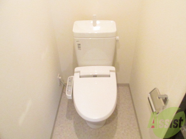 トイレ　ウォシュレットつきのきれいなトイレです