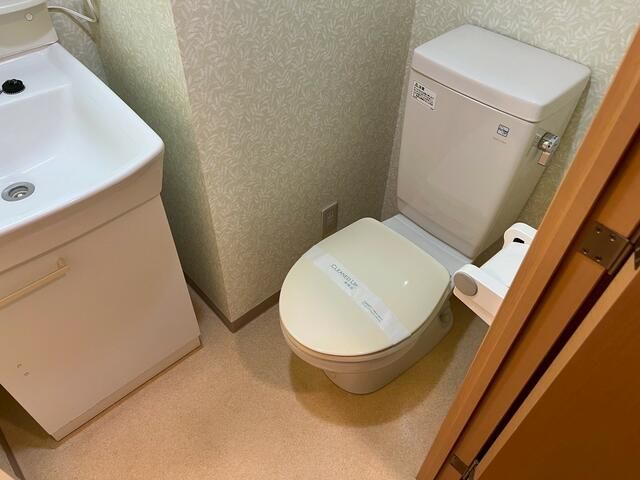東急東横線 元住吉駅 徒歩4分 6階建 築23年のトイレ写真