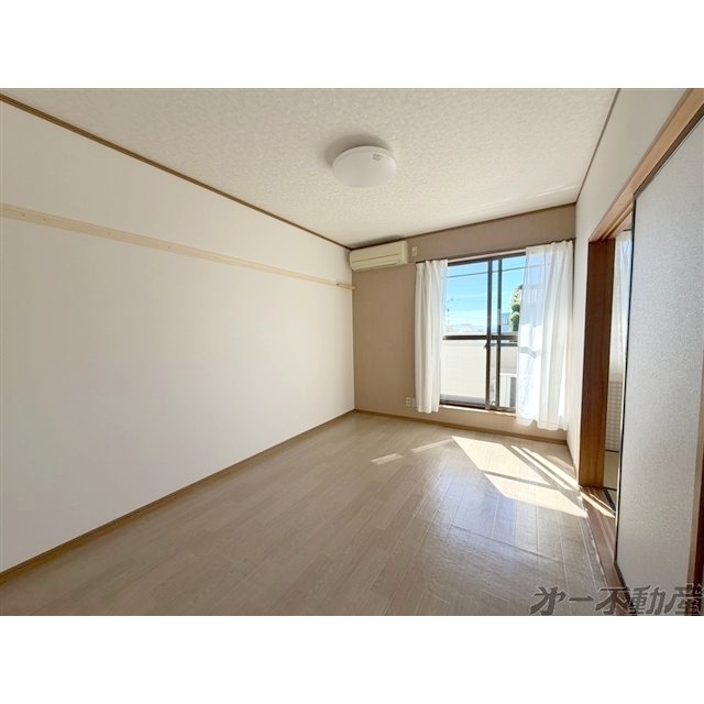 フェニックス柚木・の居間写真