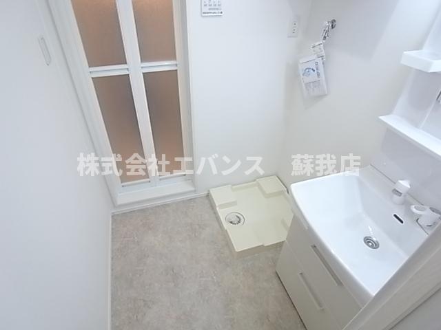 洗面設備　ゆったりとスペースのある洗面所