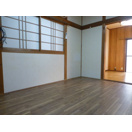 桜井市東新堂戸建の居間写真