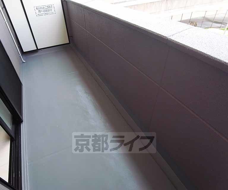 バルコニー　お部屋の外に出るとこんな感じ