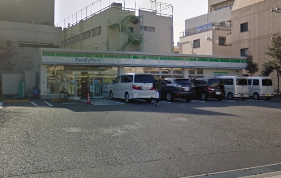 コンビニ　ファミリーマート小豆沢一丁目店（コンビニ）まで190m
