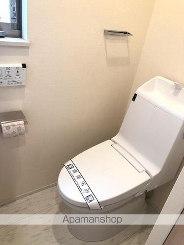 南田中戸建のトイレ写真