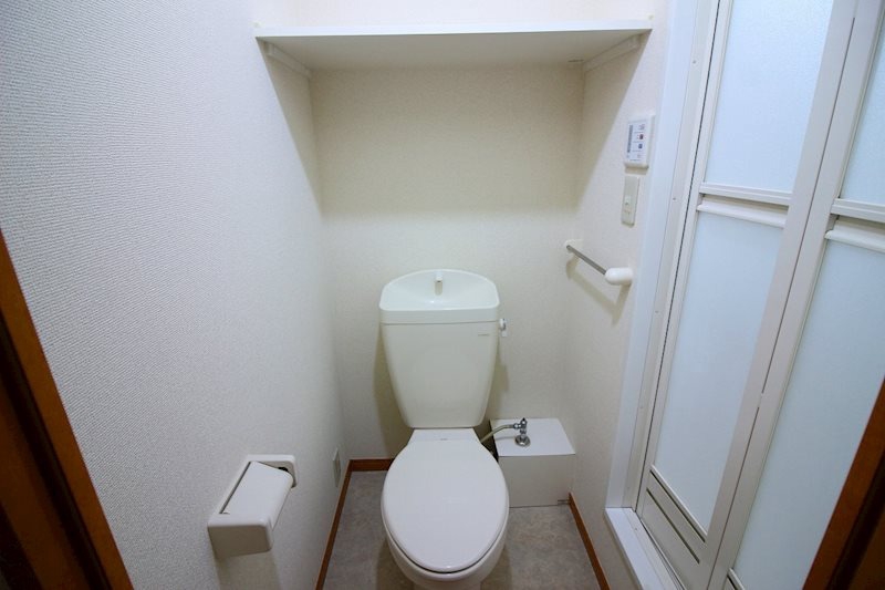 宮若市 2階建 築21年のトイレ写真