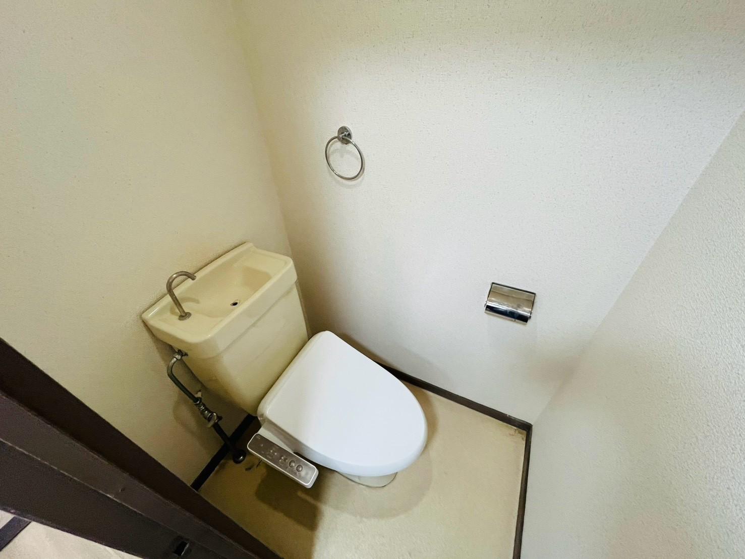 陣山ビルのトイレ写真