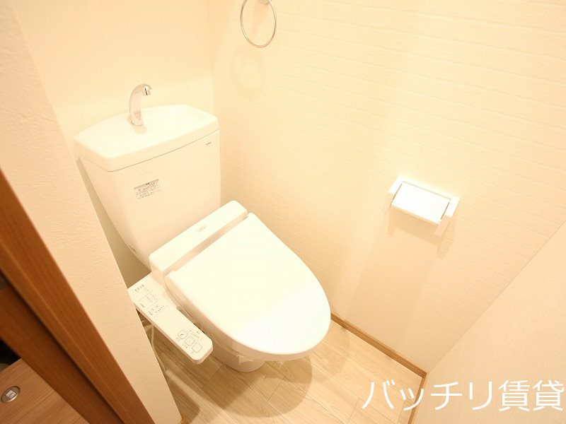 トイレ　※写真は同型タイプの為現状を優先いたします。