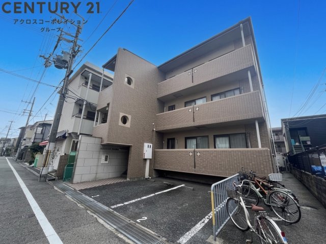 建物外観　敷地内に駐車場あります！