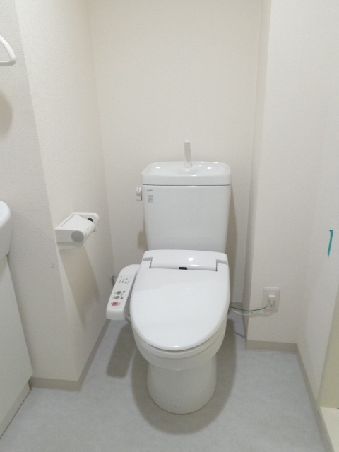 トイレ　※別部屋の参考写真です。