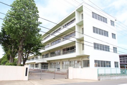 中学校　牛久市立牛久第三中学校（中学校）まで3132m