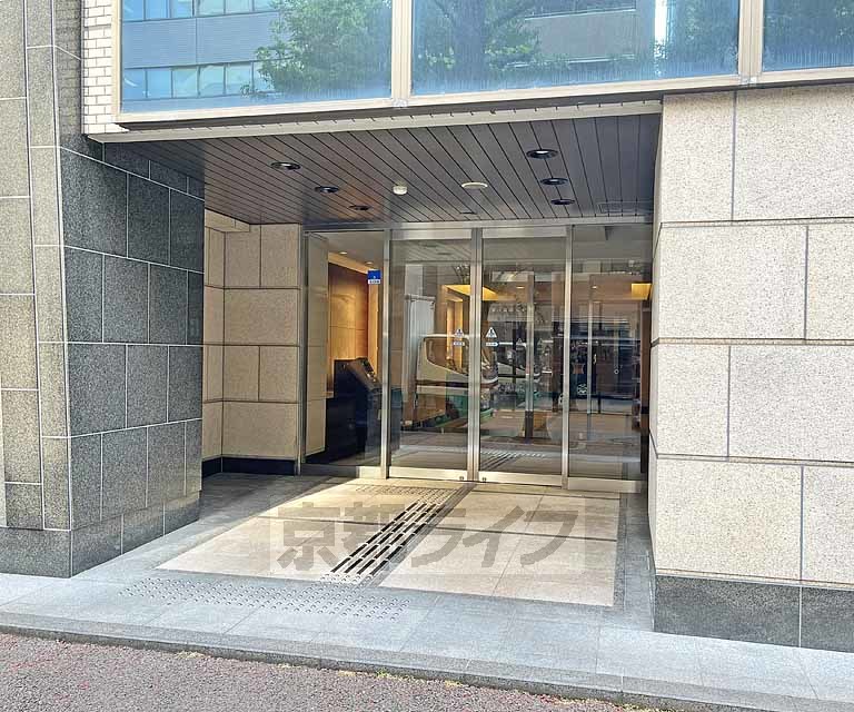 地下鉄烏丸線 五条駅 徒歩2分 14階建 築21年の外観写真