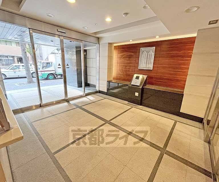地下鉄烏丸線 五条駅 徒歩2分 14階建 築21年の外観写真