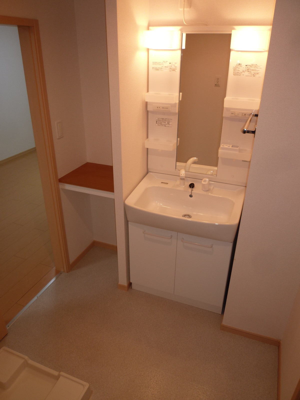 洗面設備　別の部屋の写真です