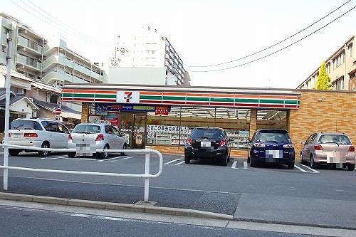 【鳥見パークマンション二番街のコンビニ】