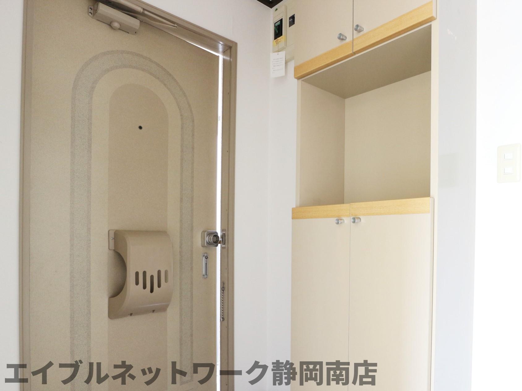 玄関　同イメージ反転