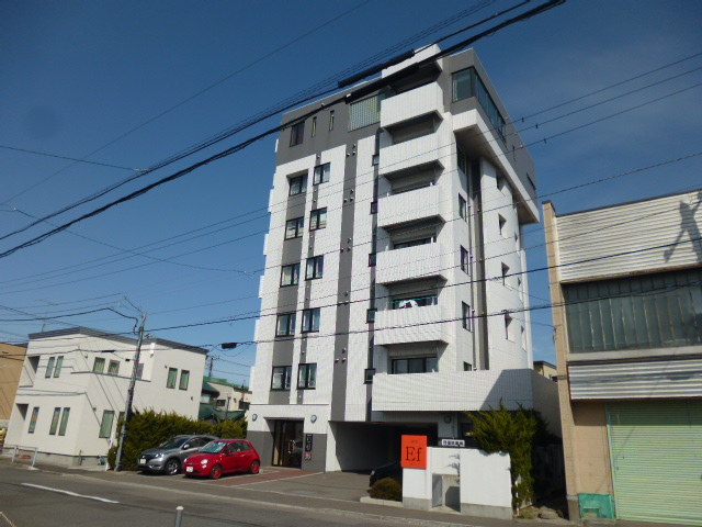 函館市中島町のマンションの建物外観