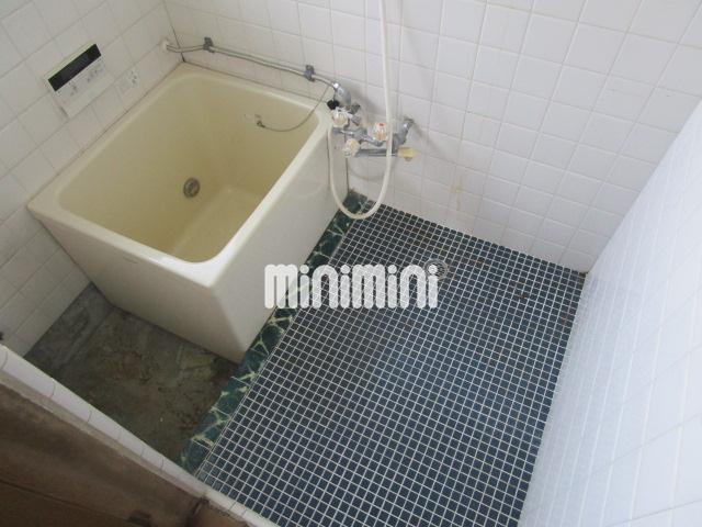 バス・シャワールーム　バスルームです。