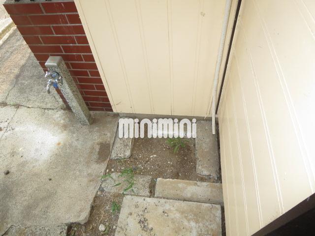 その他部屋・スペース　室外洗濯機置き場です。