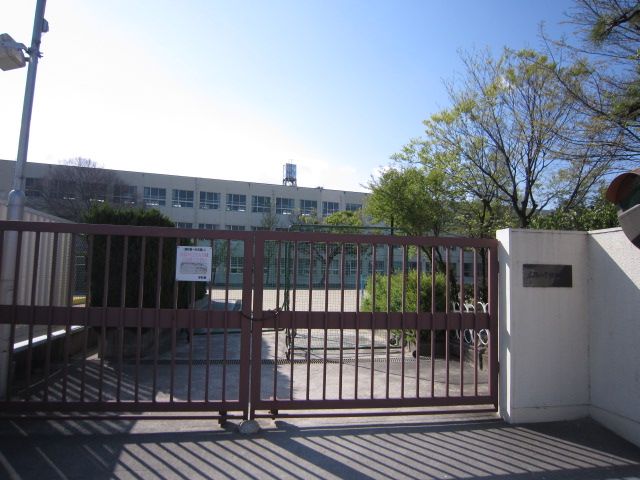 【マンション広路の小学校】