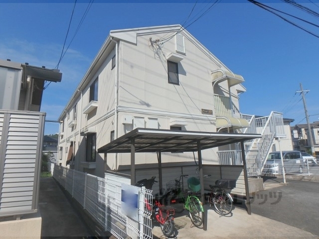 セジュール加茂川の建物外観