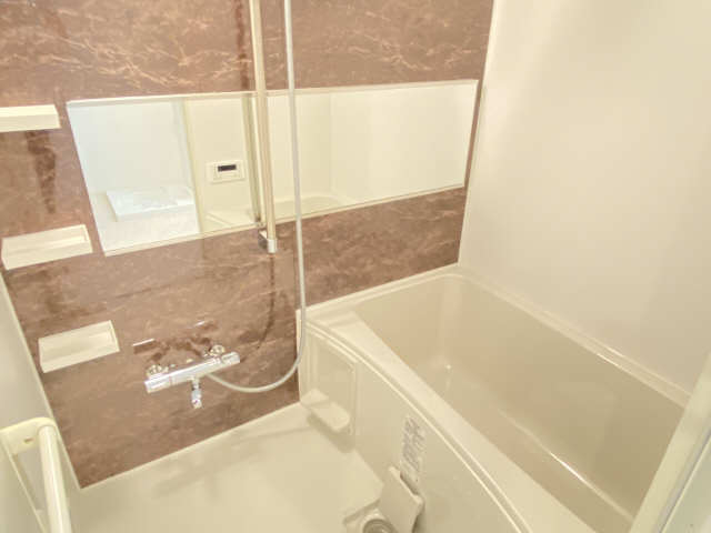 バス・シャワールーム　同型タイプの写真です