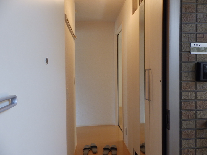 玄関　同間取り部屋写真